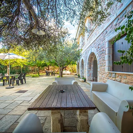 St George's House Appartamento Potistika