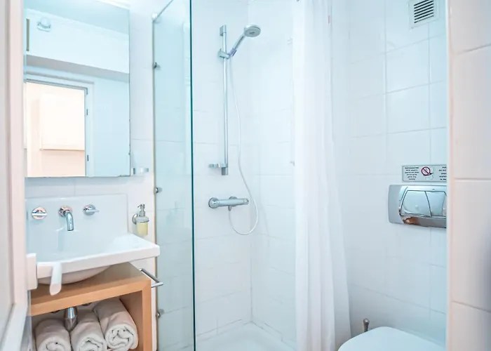 St George's House Potistika